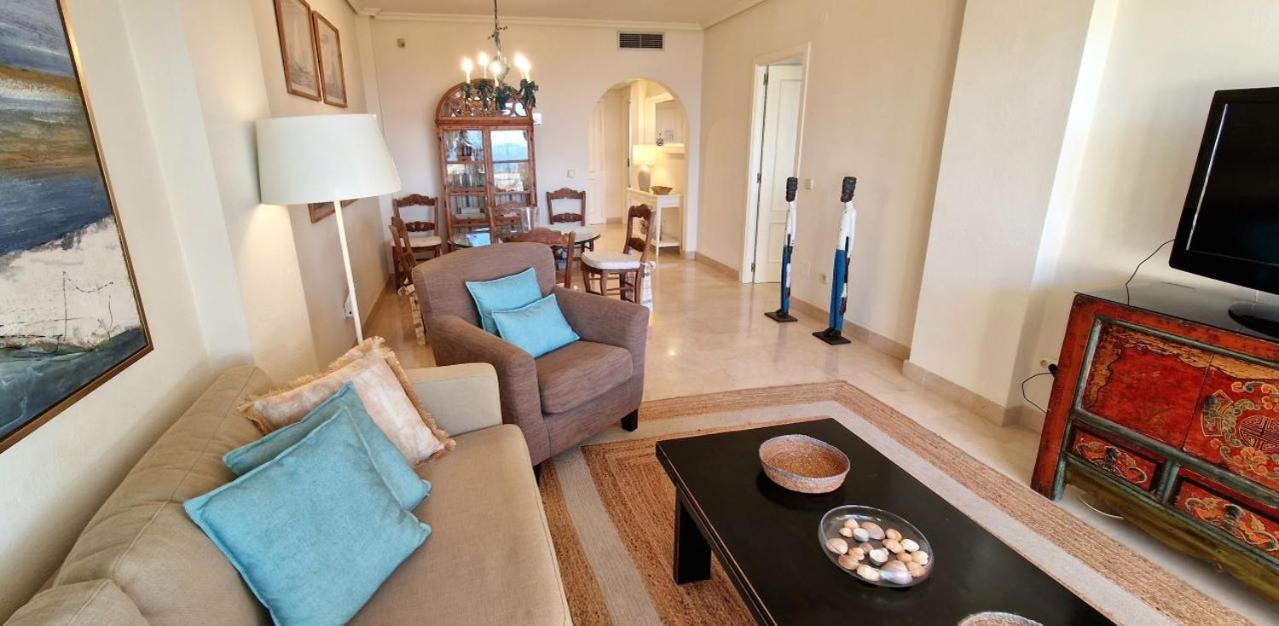 Beachfront Neptuno I, Complex,Views,Pool,Garden, Elviria 마르베야 외부 사진