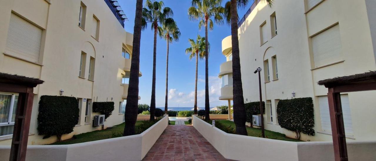 Beachfront Neptuno I, Complex,Views,Pool,Garden, Elviria 마르베야 외부 사진