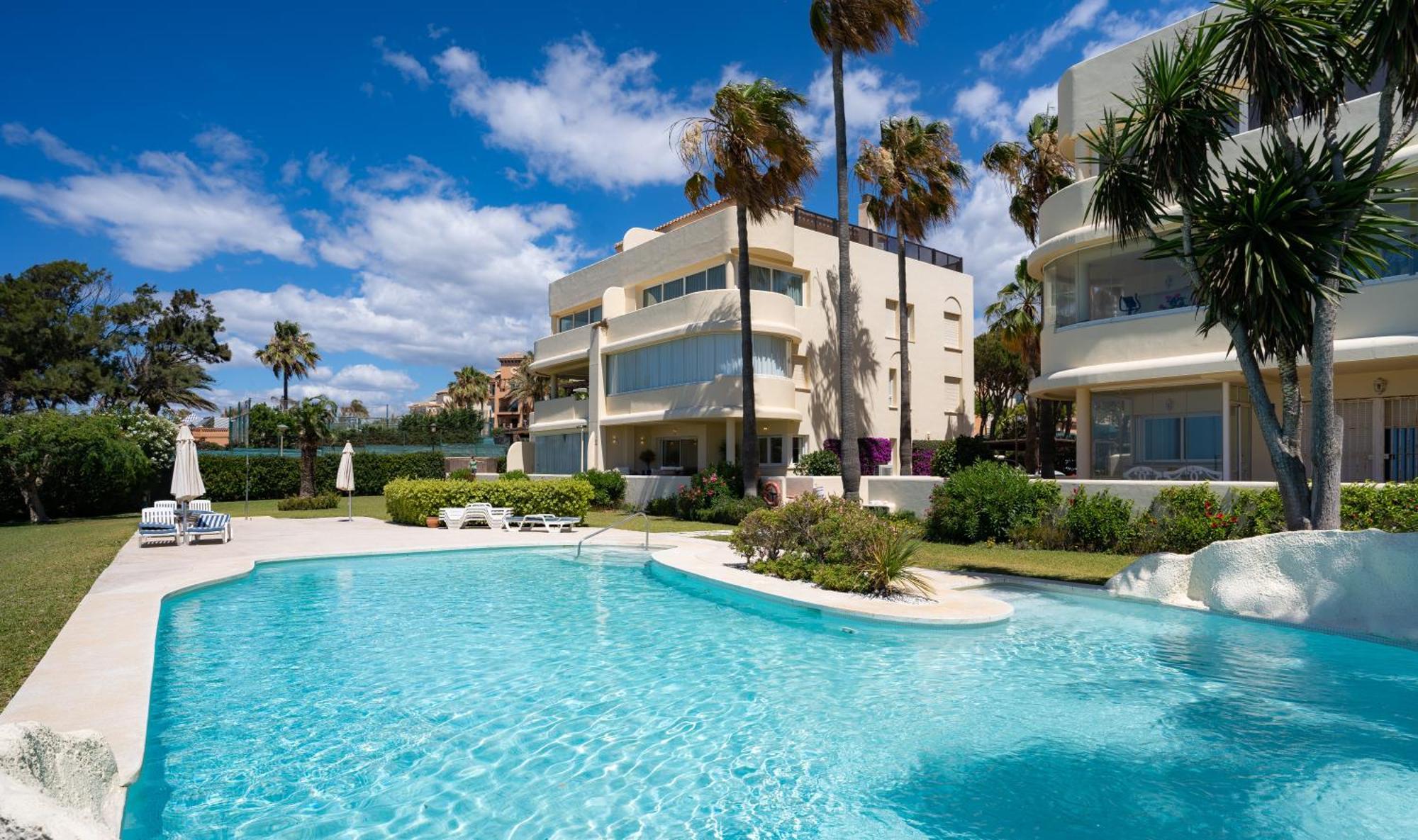 Beachfront Neptuno I, Complex,Views,Pool,Garden, Elviria 마르베야 외부 사진